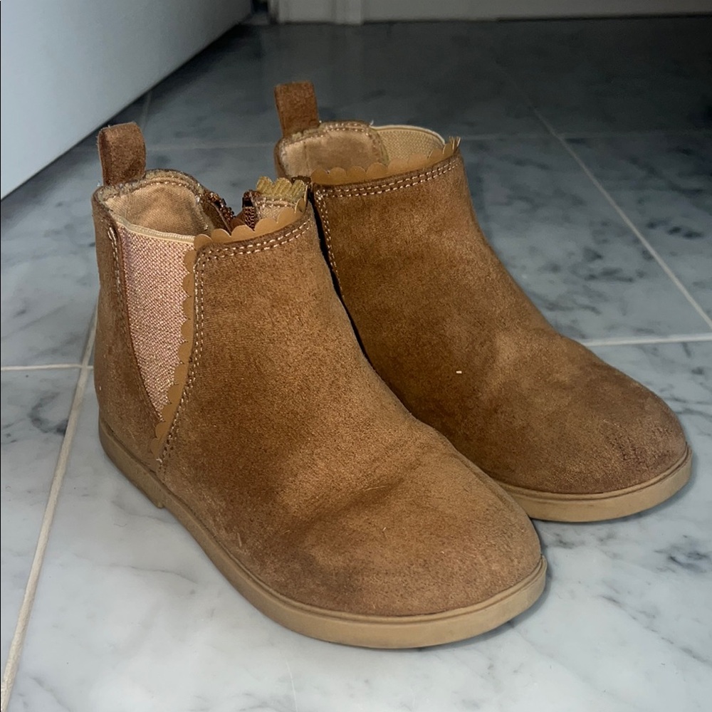 Tucker + Tate Scalloped Chelsea Boot